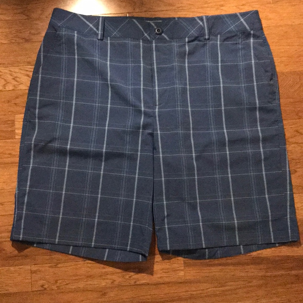 Men’s Under Armour Casula/Golf Shorts size 38